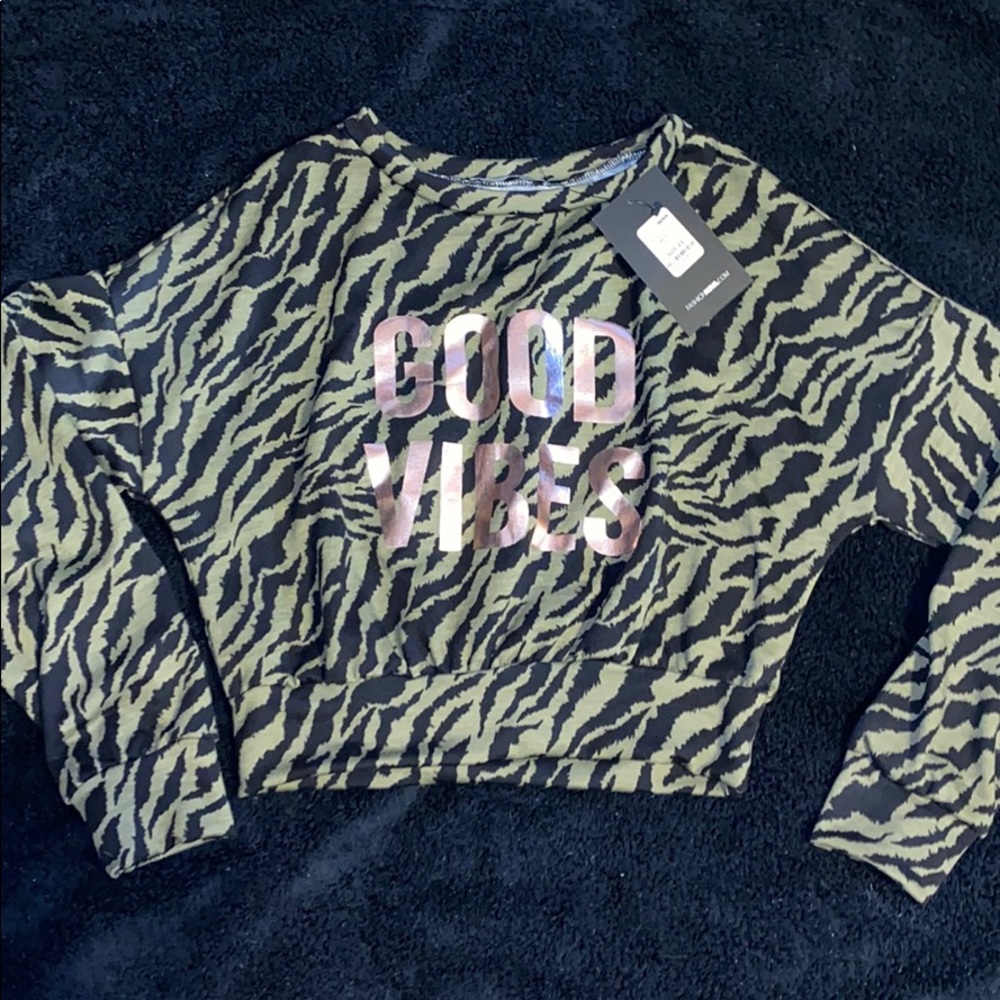 Long sleeve crop top